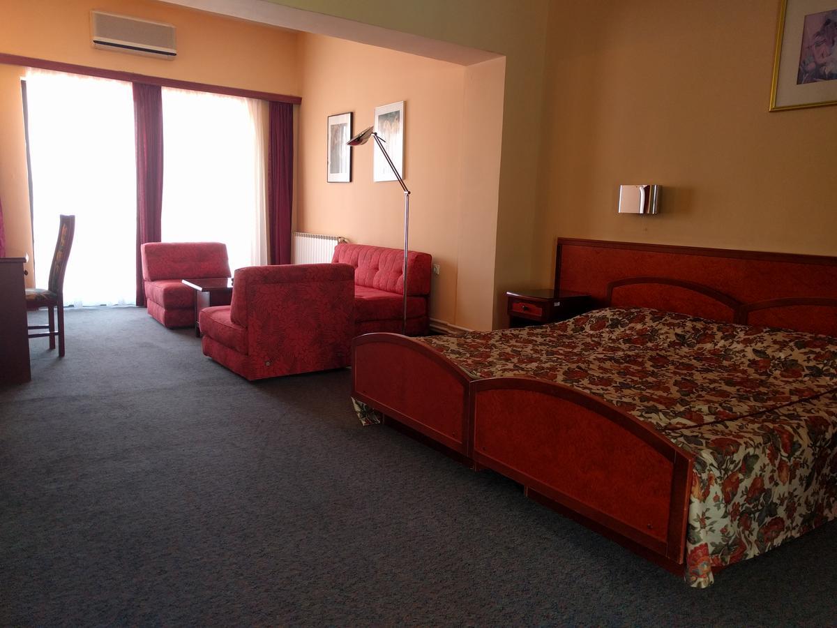 Hotel Vodno สโกเปีย ภายนอก รูปภาพ
